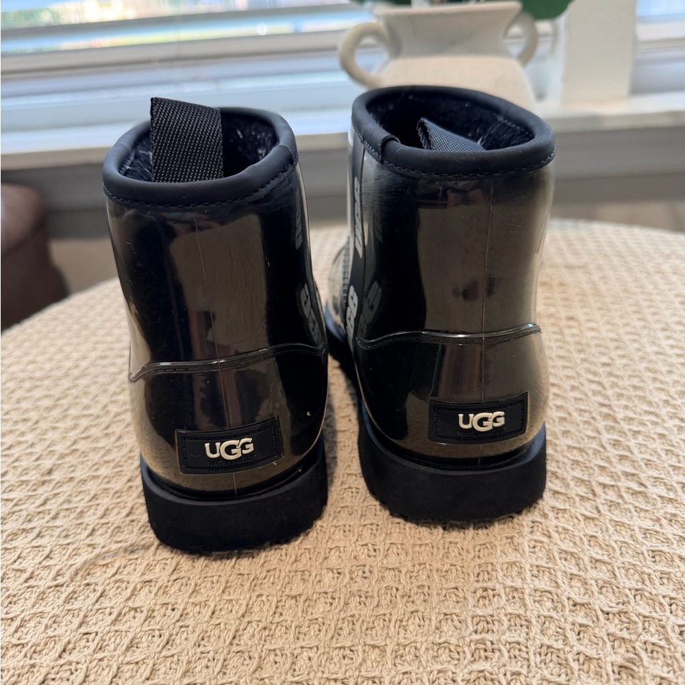 UGG Black Patent Kids Ankle Boots with Branded Side Strap - Picture 5 of 9